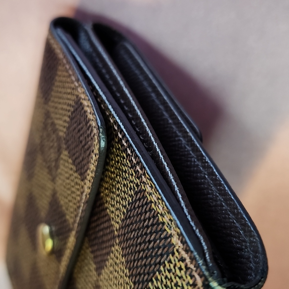 Louis Vuitton Damier Wallet - Picture 10 of 14